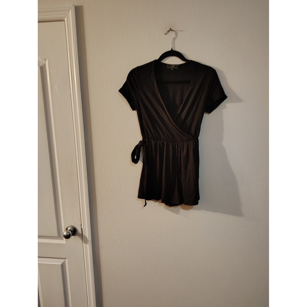 Vibe Sportswear Black Ribbed Wrap Romper Short Sleeve Elastic Waist Medium